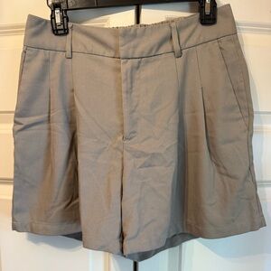 Urban Outfitters Beige Khaki Women's Textured Shorts- Size Medium